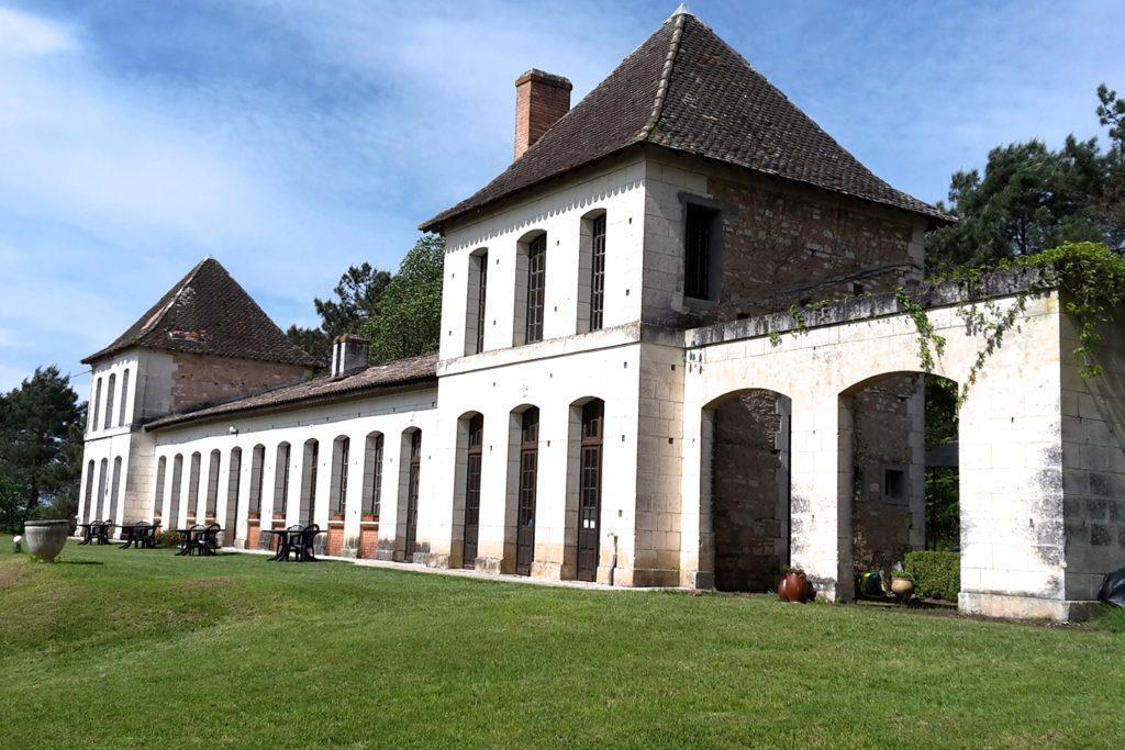 Chateau Neuf Le Desert Le Pizou Exterior foto